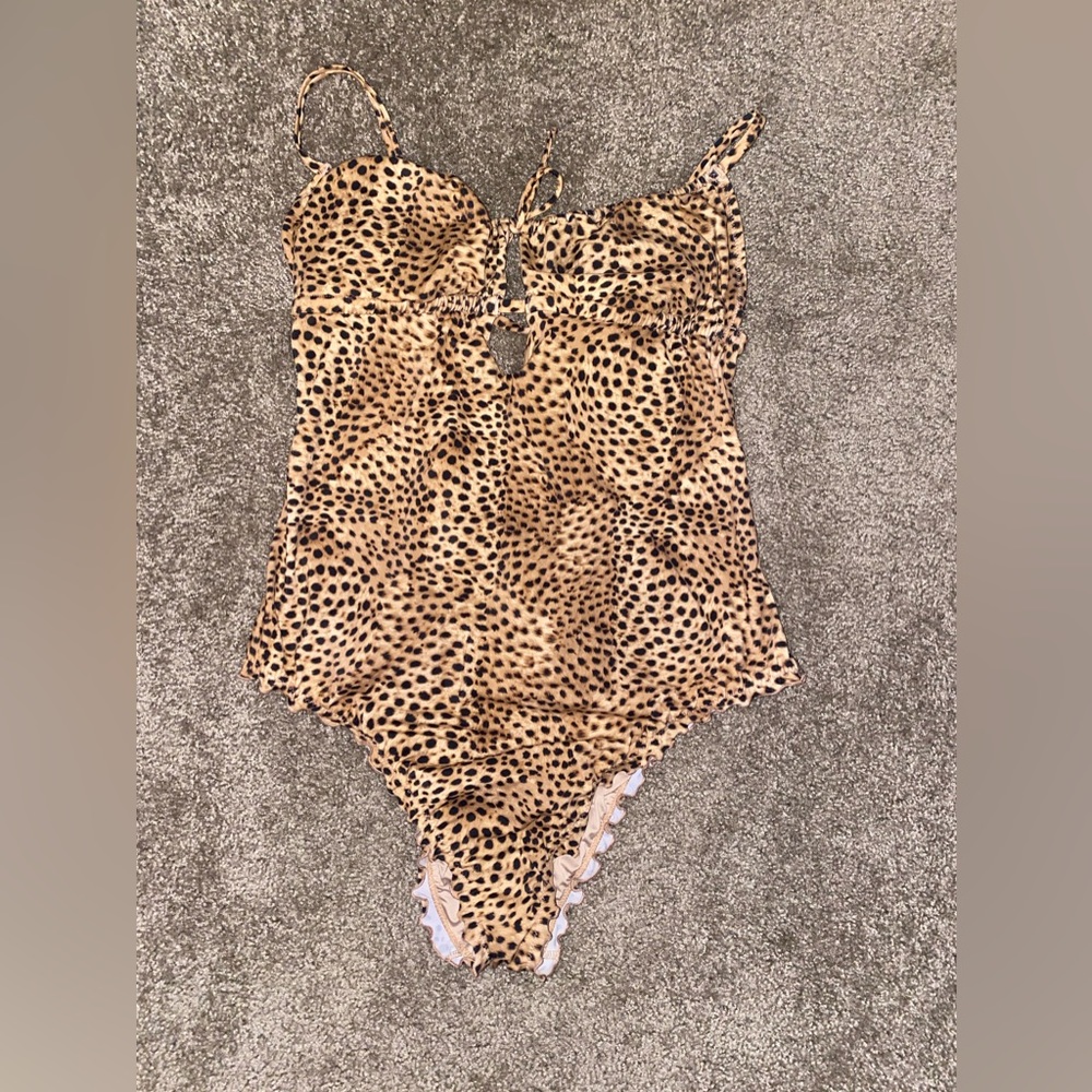 One piece swim